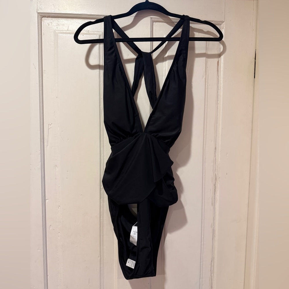 Cupshe Elegant Black Swimsuit